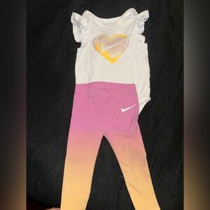 Nike onesie 2 pice set
Size 12 moths
